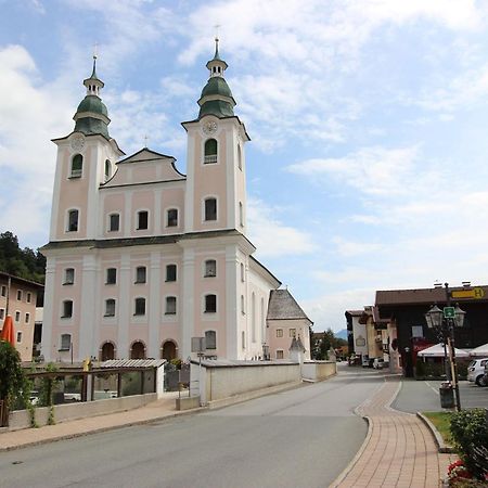 Luxury Penthouse With Balcony Ski Storage Carport Lift Apartment Brixen im Thale Luaran gambar