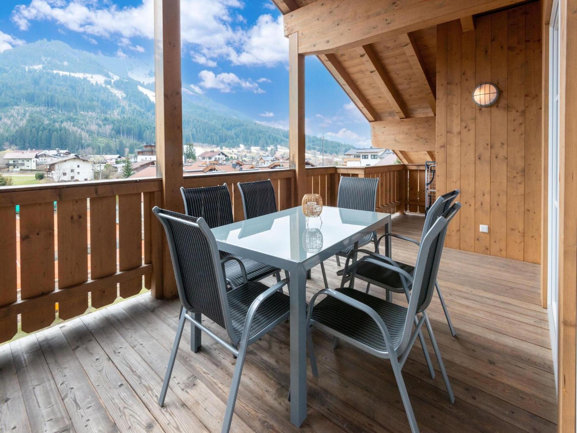 Luxury Penthouse With Balcony Ski Storage Carport Lift Apartment Brixen im Thale Luaran gambar