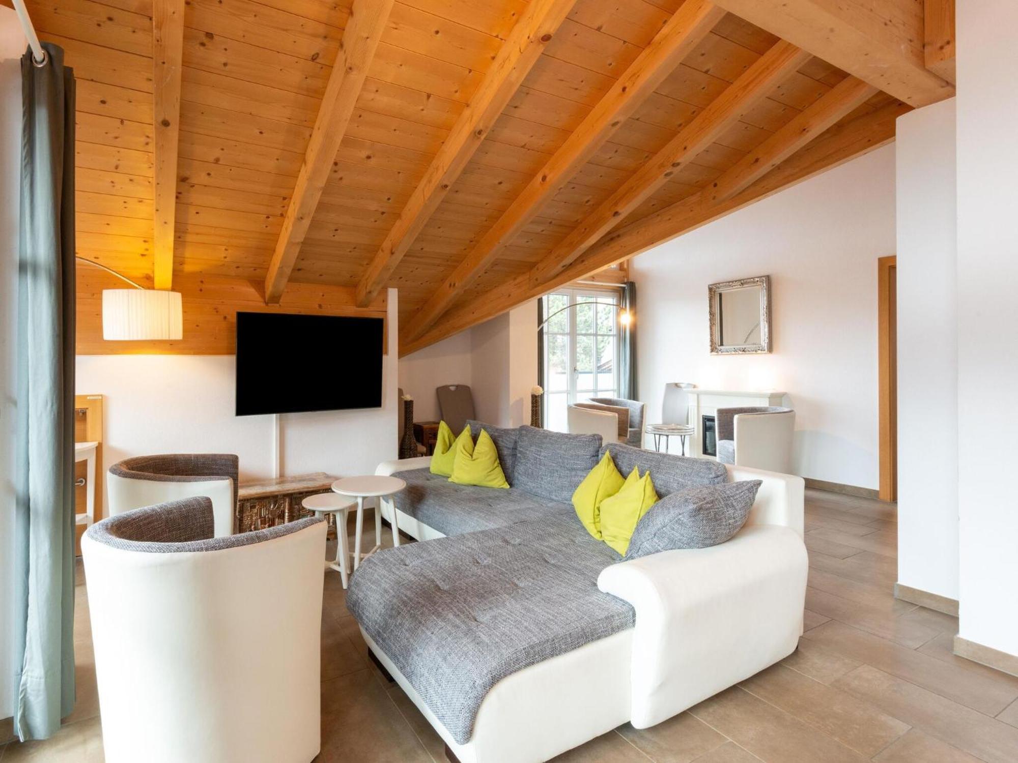 Luxury Penthouse With Balcony Ski Storage Carport Lift Apartment Brixen im Thale Luaran gambar