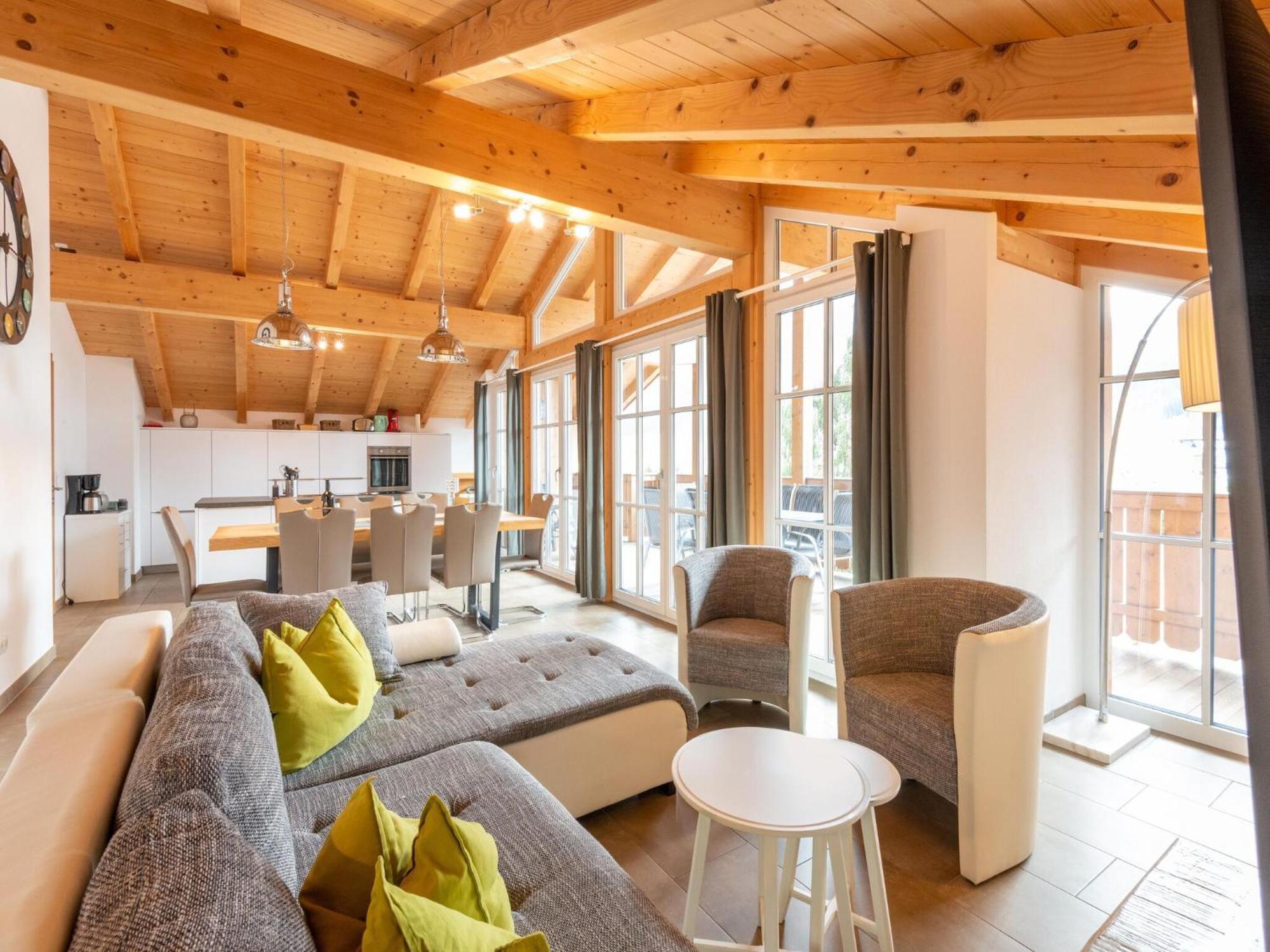 Luxury Penthouse With Balcony Ski Storage Carport Lift Apartment Brixen im Thale Luaran gambar