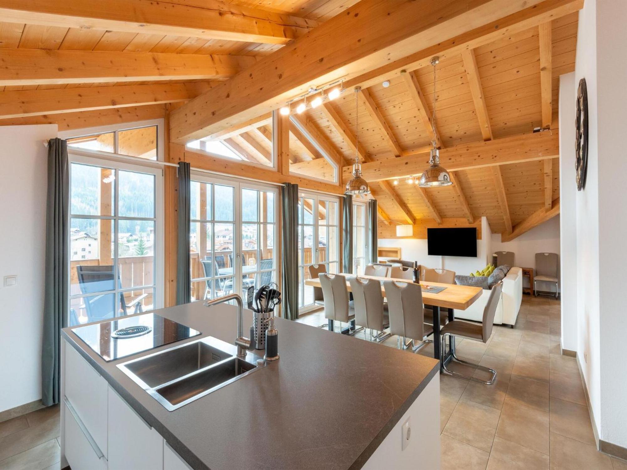 Luxury Penthouse With Balcony Ski Storage Carport Lift Apartment Brixen im Thale Luaran gambar