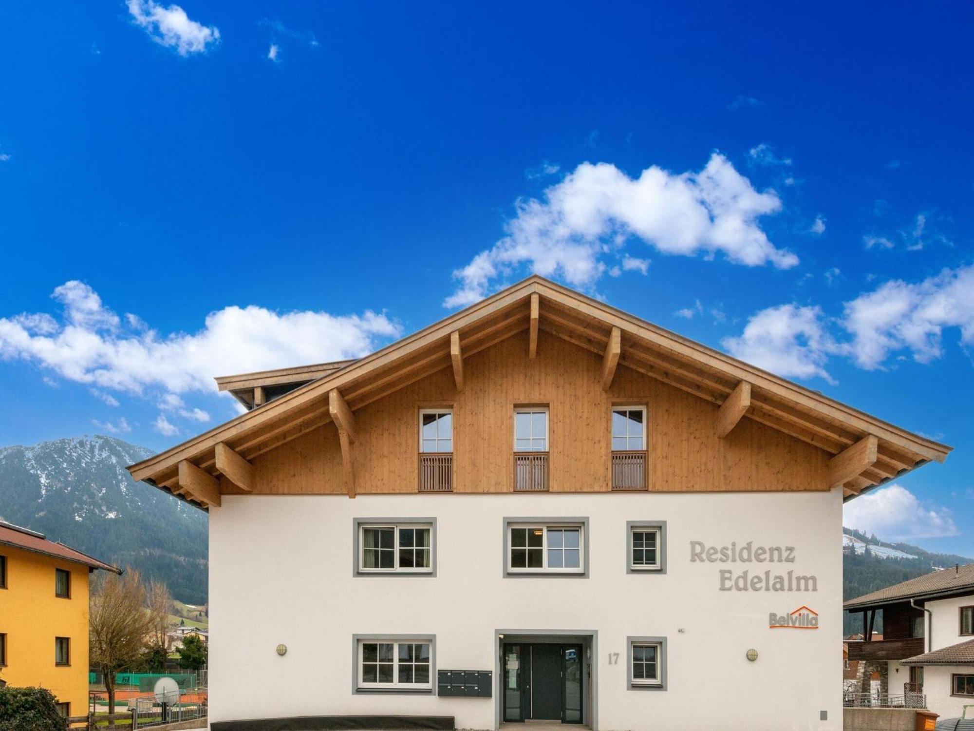 Luxury Penthouse With Balcony Ski Storage Carport Lift Apartment Brixen im Thale Luaran gambar