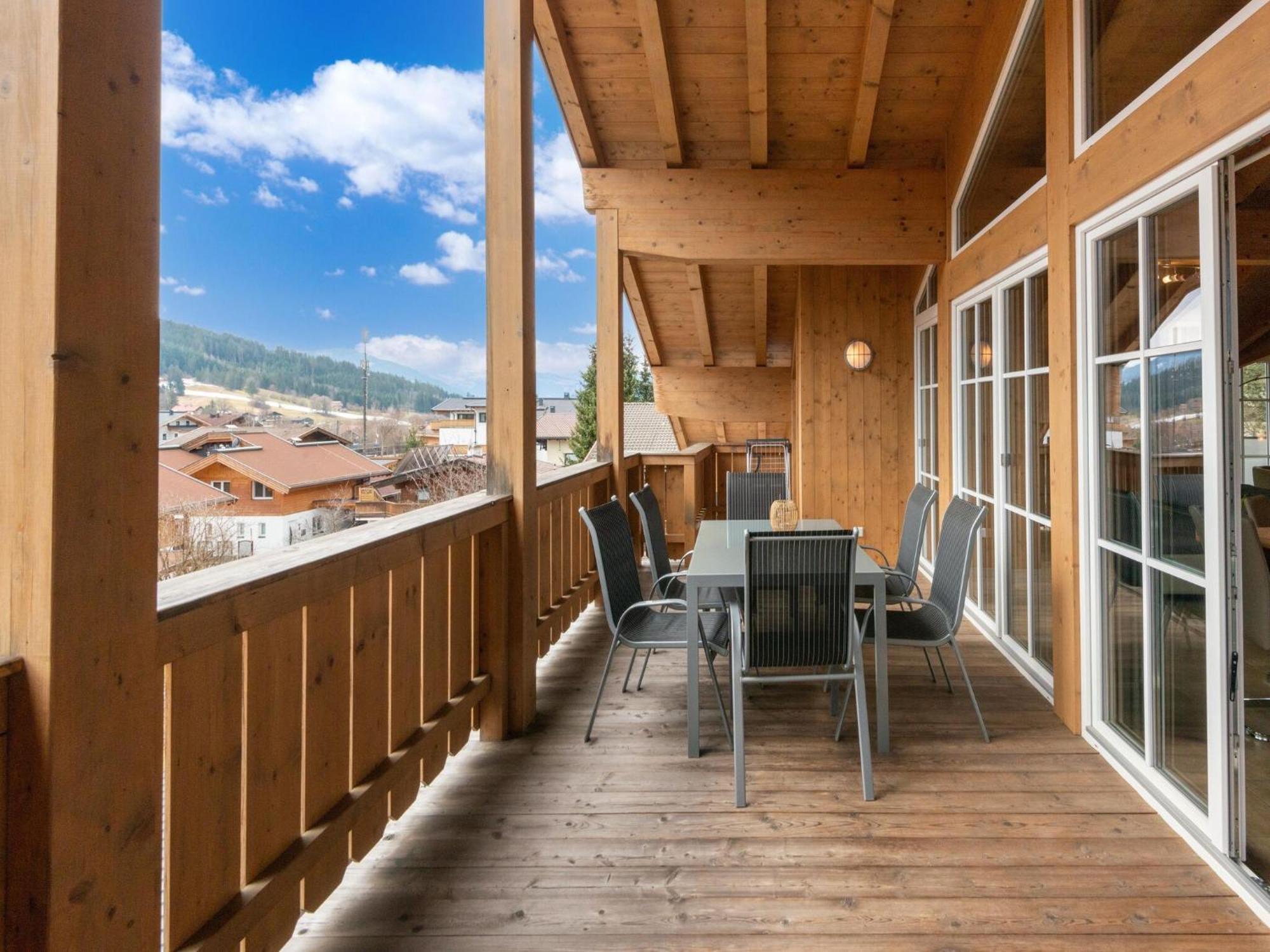 Luxury Penthouse With Balcony Ski Storage Carport Lift Apartment Brixen im Thale Luaran gambar