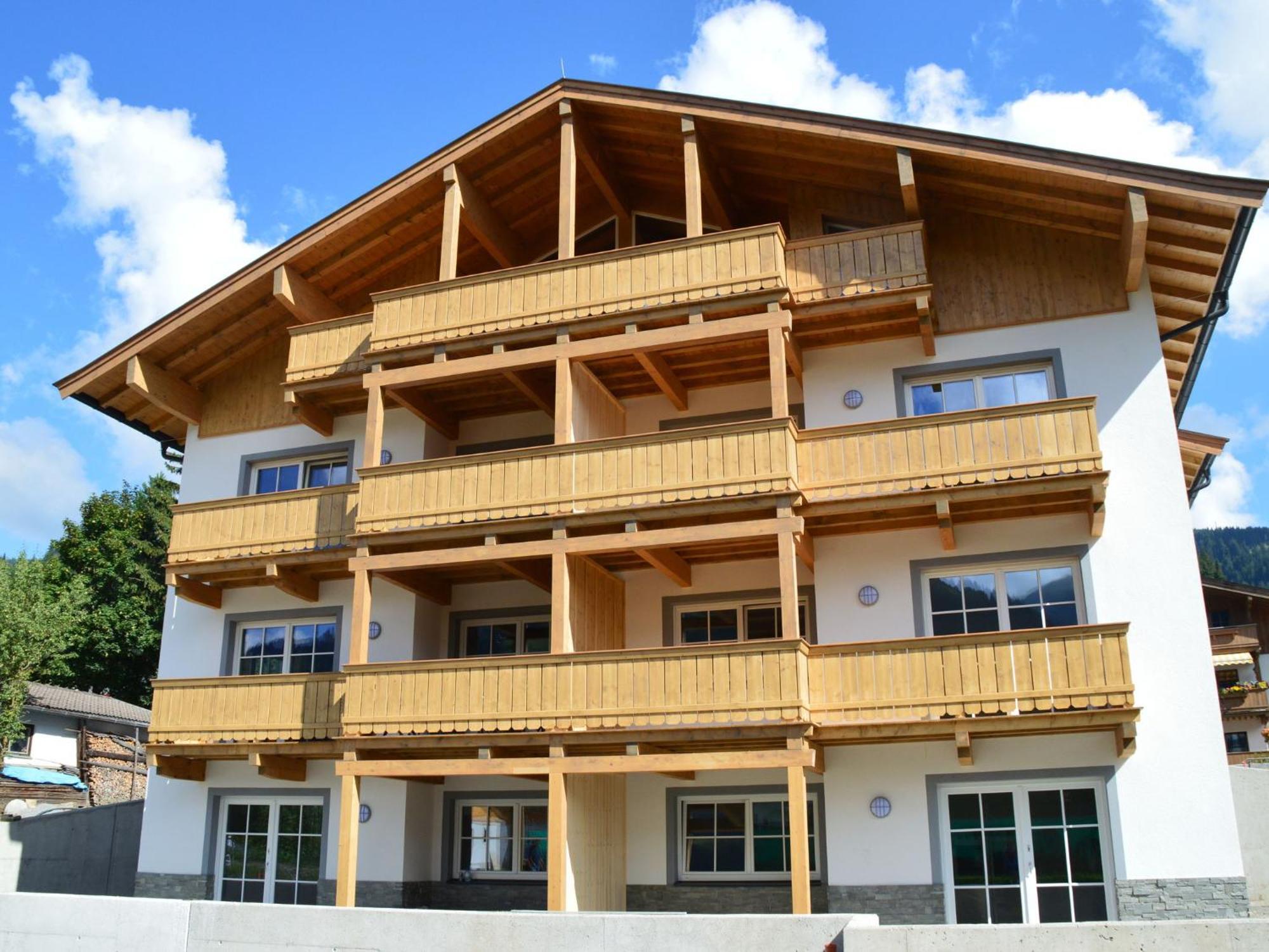 Luxury Penthouse With Balcony Ski Storage Carport Lift Apartment Brixen im Thale Luaran gambar