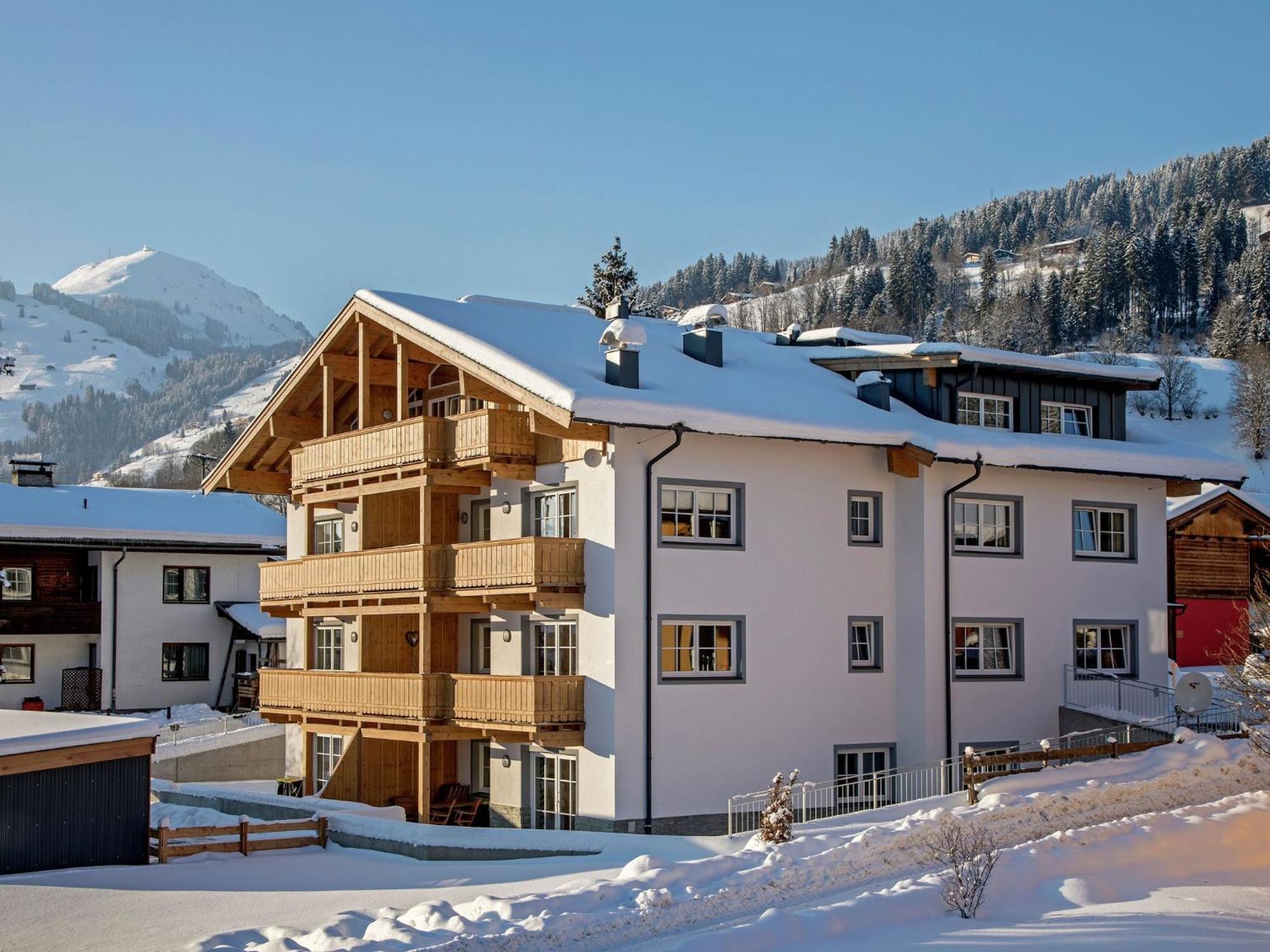 Luxury Penthouse With Balcony Ski Storage Carport Lift Apartment Brixen im Thale Luaran gambar